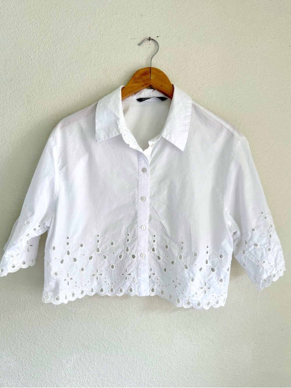 ZARA White Eyelet Embroidered Cropped Button-Up Blouse XL Fits M/L